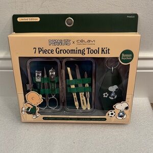 Peanuts x Celavi 7 piece grooming tool kit NIP